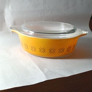 Vintage Pyrex Town & Country Casserole Dish With Lid 1960's